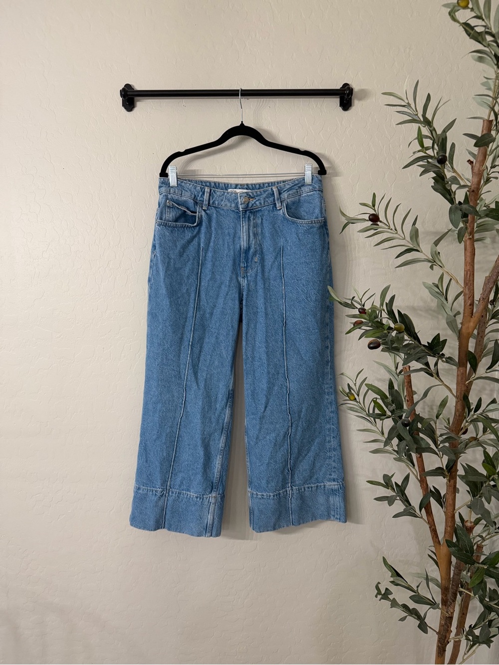 Zara Wide Leg Cropped Cuff Jeans